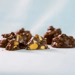 8oz. Peanut Clusters